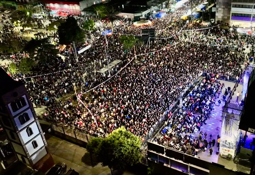 Masiva convocatoria vecinal al Aniversario de Solano: "En el 2027 llegaremos a las 250 cuadras más pavimentadas"